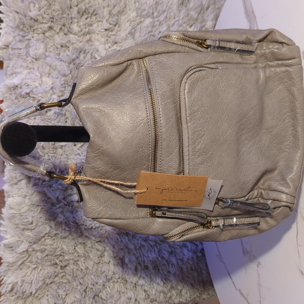 Mid size back pack